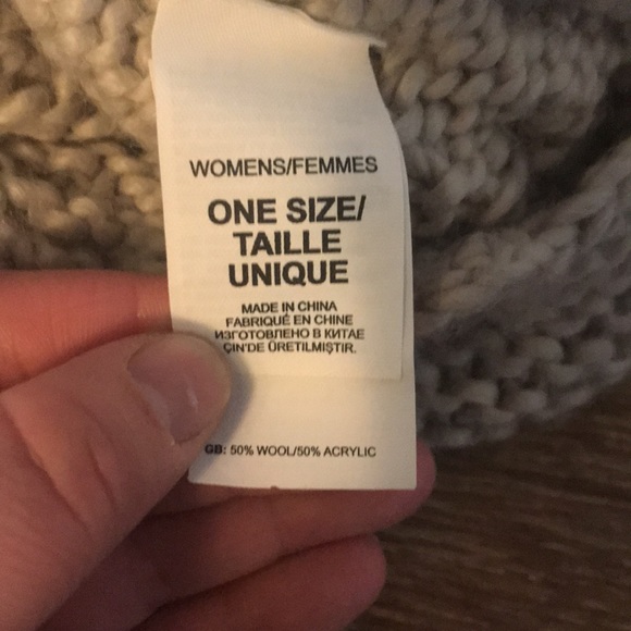 The North Face Beige Wool Winter Hat - Picture 7 of 8